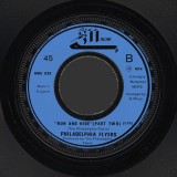 Philadelphia_Flyers_Run_And_Hide_GM026B