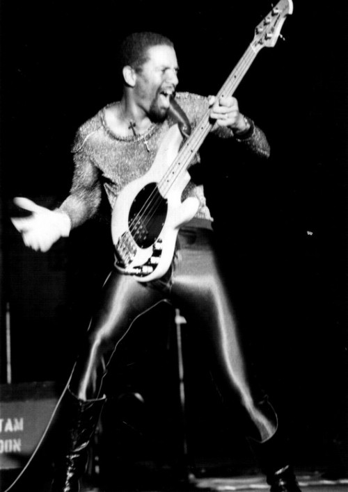 Louis Johnson 00