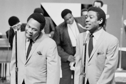 Sam-Moore-12-octobre-1935---10-janvier-2025--David-Prater07-09-mai-1937---09-avril-1988.jpg