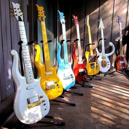 Princes-guitars01.jpg